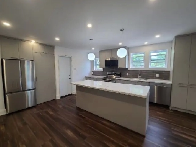Large 2 bdrm Eglinton & Avenue. $2800 Image# 1