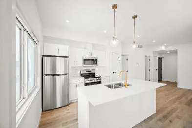 LUXURY 3 BEDROOM Apartments with FITNESS CENTRE in The Maples! Image# 1