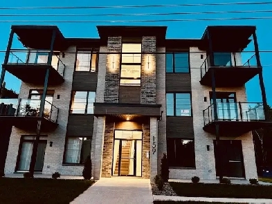 Location Grand 4 1/2 rue Toronto Cowansville