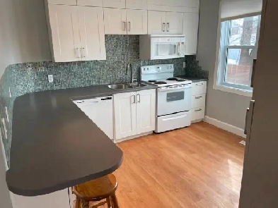Spacious 2 Bedroom with Garage for Rent! Image# 1