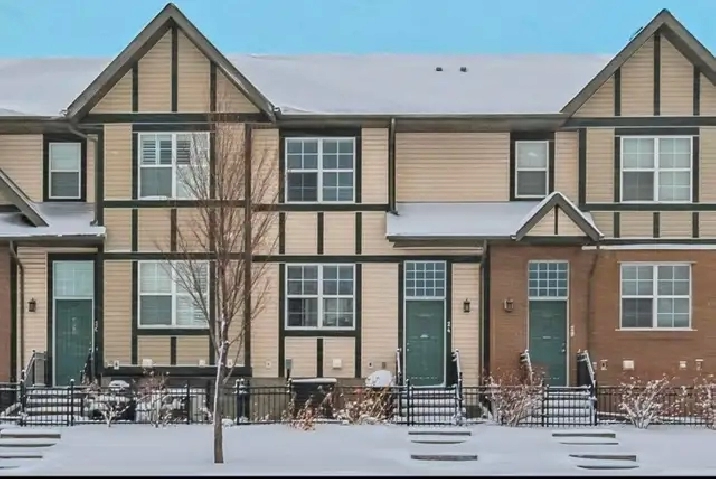 Roomate wanted - Beautiful townhouse in Cranston in Calgary,AB - Room Rentals & Roommates