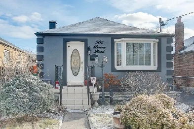 2-bd Detached Modern Bungalow (main floor) at East York Image# 1