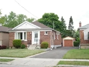 Highly Renovated main floor 3BR, 3WR, 1 grge house for rent Image# 1