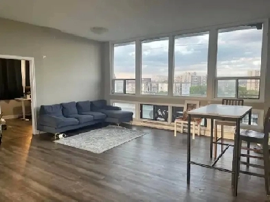 3 Rooms for rent in a HUGE 3000 Sq Ft PENTHOUSE CONDO Image# 1