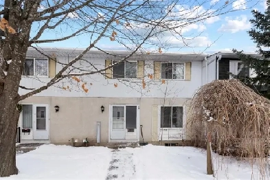 Charming 2-Bed   Loft Townhome in Pineview w/ Great Amenities! Image# 1