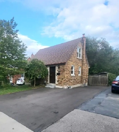 Detached Whole House in Southdale  - 4 Parking Image# 1