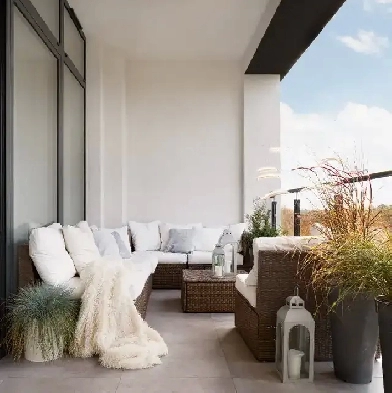 Balcony Room 3x bigger.  Furnished.  Flexible.  Share or Single. Image# 1