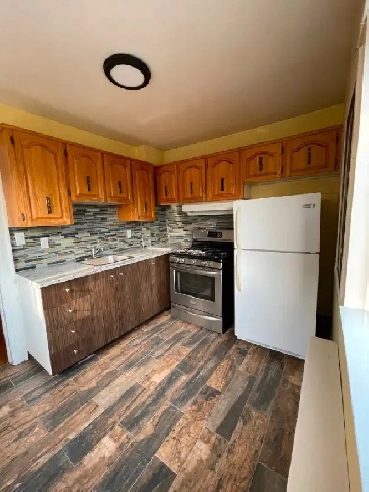 2 Bedrooms Central Location  Mar 15 or April 1st Image# 1