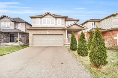 Bright UWO Bedroom   Semi-Private Bathroom - Available Now! Image# 1