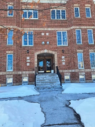 Barrhaven condo Image# 1