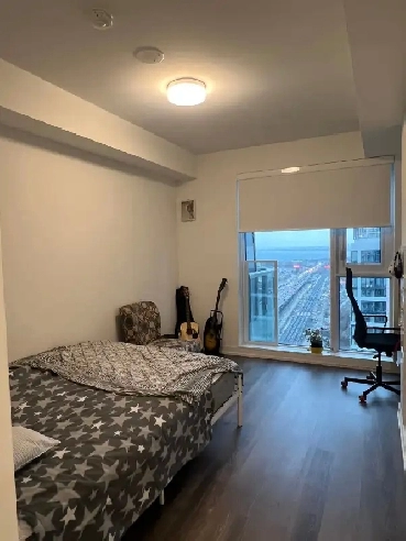 Penthouse Masterbedroom @ Exhibition Go Image# 1