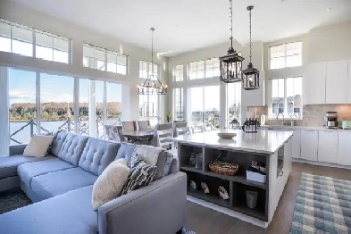 Three Bedrooms OR Two Bedrooms Plus Flex Room Two Bathrooms. Image# 1