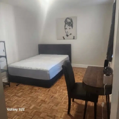 Room for Rent Yonge Eglinton Image# 1