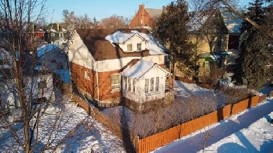 OPEN HOUSE! 255 Machray Ave, Winnipeg Manitoba Image# 1