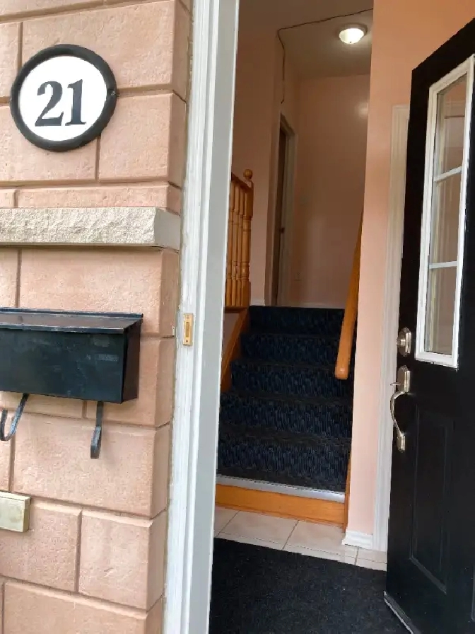 Spacious 4-Bedroom Upper-Level Home - Finch Ave W/Sentinel Rd! in City of Toronto,ON - Apartments & Condos for Rent