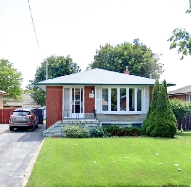 3 Beds 1 Bath - BASEMENT WALKING DISTANCE TO STC Image# 1