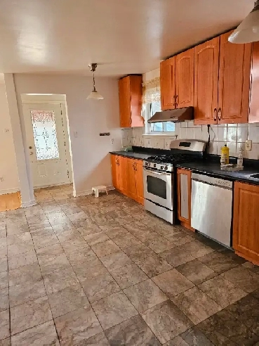 Sharing Room For Rent