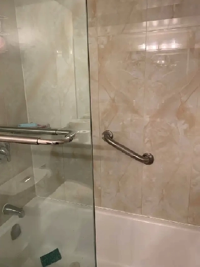 RENTING ROOM EVERYTHING INCLUDED $700