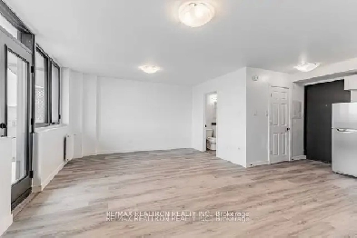 Bachelor for Lease in Yorkville Image# 1