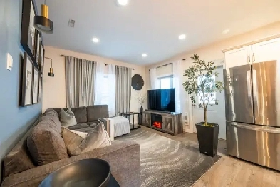 Beautiful 3 Bed 3 Bath - Townhouse (Available April 1, 2025) Image# 1