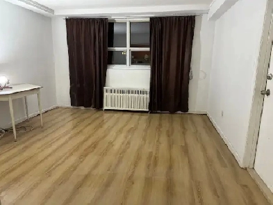 Renovated 3 bed Apt 1Pkg 1x4pc-bath 1150sf $2900  Toronto Image# 1