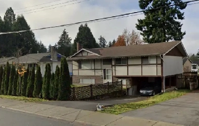 Six Bedroom, Two and a Half Bathroom, Entire House Image# 1