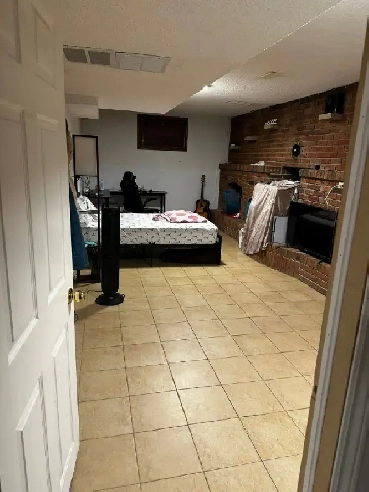 Basement Etobicoke 2 Private bedrooms rent $1000 each Image# 1
