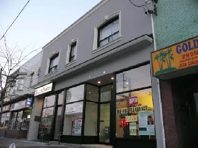 Cozy one-bedroom apartment above retail store, Image# 1