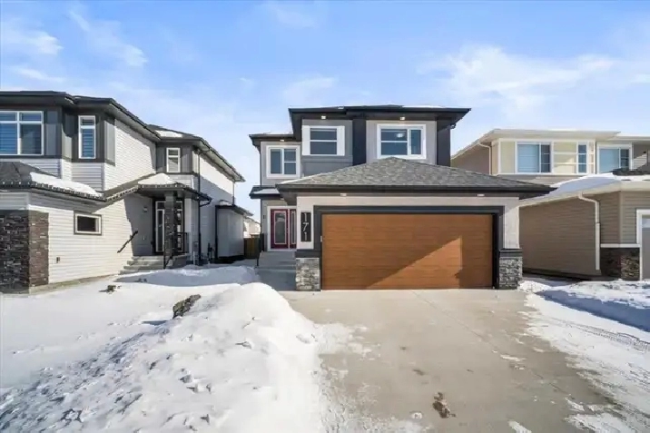 4-Bedroom House in Devonshire Park in Winnipeg,MB - Houses for Sale