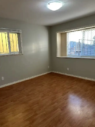 Van w Marpole s house ground floor 3 beds 2full bath for rent Image# 1