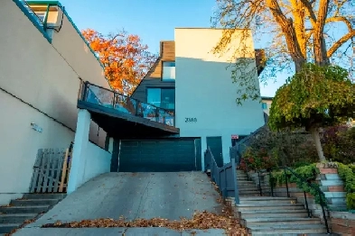 2 1 Bedroom Condo Townhouse For Sale in Toronto Image# 1