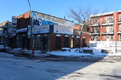 BEAU LOCAL - ROSEMONT - STATIONNEMENT Image# 1