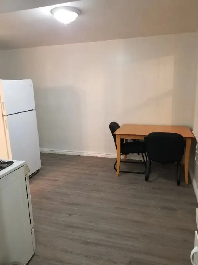 (DOWNTOWN) Homey 1-Bedroom Suite/ Bachelor/ Studio, Furnished! in Calgary,AB - Apartments & Condos for Rent