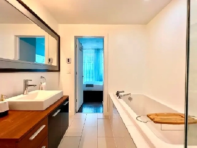 2 BED 2 FULL 2 BATH Prestige Old Montreal. Image# 1