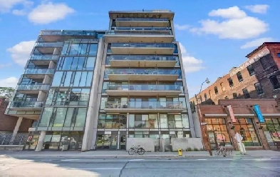 Spacious Unit In Fashion District For Young Professionals! Image# 1