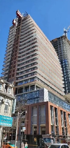 ONE BEDROOM DEN(YONGE/WELLESLEY)SUBWAY 25/F BALCONY VACANT 500SF Image# 1