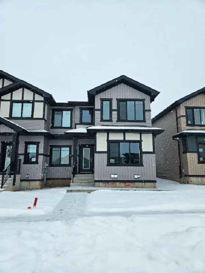 3 Beds 2.5 Bathrooms - New Townhouse For Rent in Edmonton,AB - Apartments & Condos for Rent