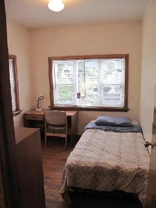 Furnished bedroom on the female floor for a single $735/mo. Apri Image# 1