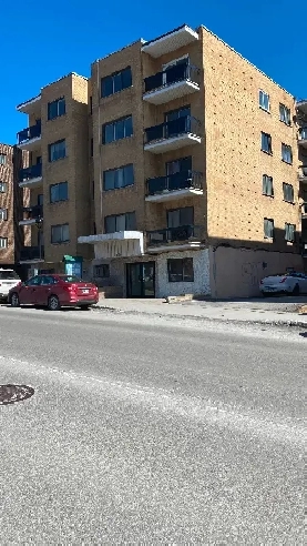 Near metro Snowdon 31/2 apartment for Rent available now Image# 1