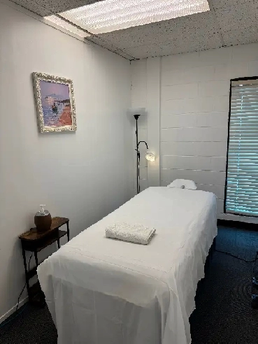 Massage room for rent Image# 1