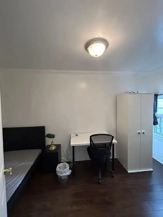 Downtown Dundas&Bathurst 1 bedroom in unit available March 1 in City of Toronto,ON - Room Rentals & Roommates