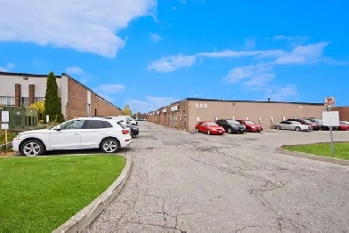 FOR SALE Auto Mechanic Garage Property  in Prime Scarborough Are Image# 1
