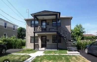 5 1/2 RDS for rent in chomedey Laval Image# 1