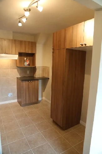 St-Hubert 4 1/2 - Libre Mars 2025 Image# 1