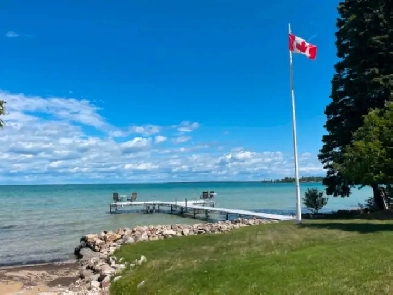 SEASONAL LODGE FOR SALE ON CLEARWATER LAKE! Image# 1