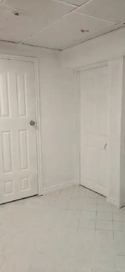 Urgent Sale Personal Room for Rent near to STC in City of Toronto,ON - Room Rentals & Roommates
