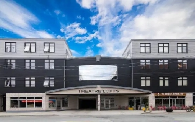 THEATER LOFTS ONE BR & DEN W/PARKING - AVAILABLE FOR APRIL Image# 1