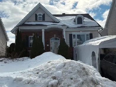 Superbe 5 ½ sur deux étages – Salle de bain rénovée – Image# 1