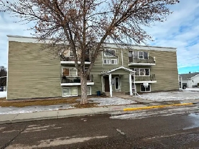 14 Suite Apartment for Sale in Ponoka! MLS #A2197211 Image# 1