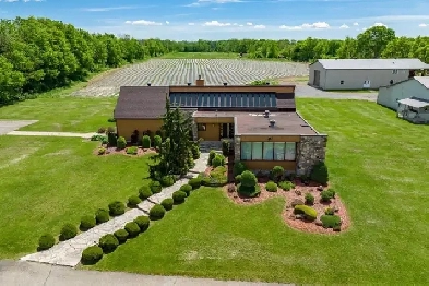 L’Île-Bizard (Montréal) : Luxueux domaine agricole de 46 arpents Image# 9